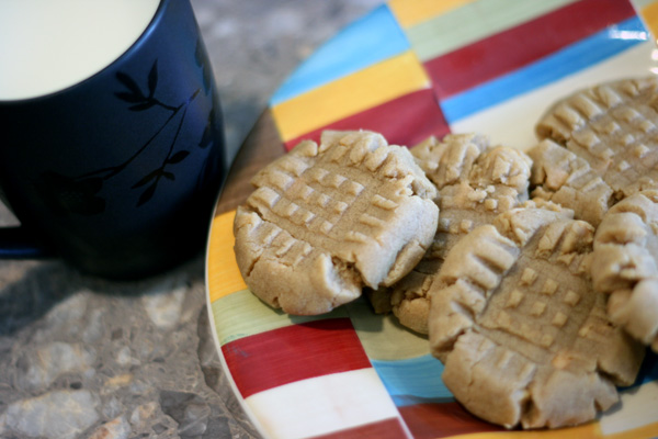 peanut butter cookies on a colorful plate