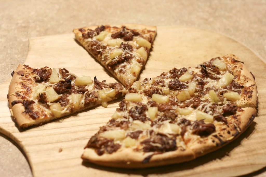 kalua pork pizza